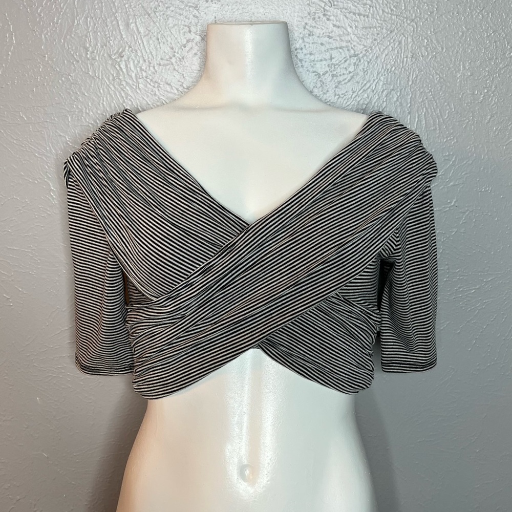 Charlotte Russe Black & White Striped Crop Top. Worn On Shoulder or Off. Size S